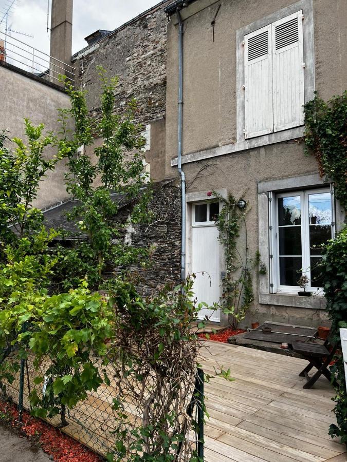 Charmant Studio Au Calme Terrasse Privee Place De Parking Securisee Angers Exterior foto